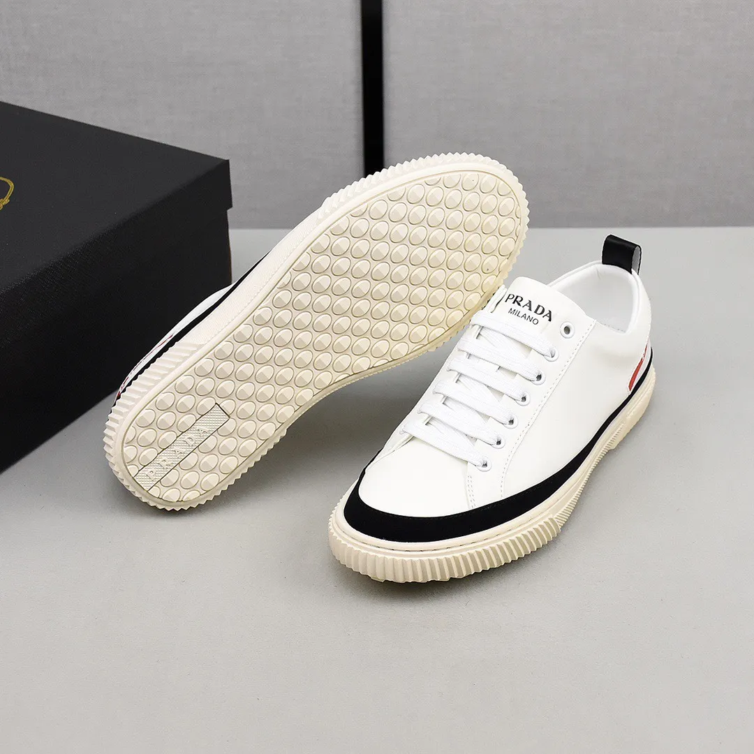 【PRADA】Men's shoes 💰400💰. Detonate the whole place! An international brand that is constantly innovating. This men's casual shoe is the original version. It is made of cowhide leather at a ratio of one to one at the store. It has leather feet and rubber non-slip outsole. It is breathable and comfortable. Quality speaks for itself. 👄38-44